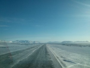 Winterliche Straßenverhältnisse auf dem Weg nach Þingvellir