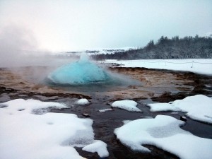 Der Geysir Strokkur