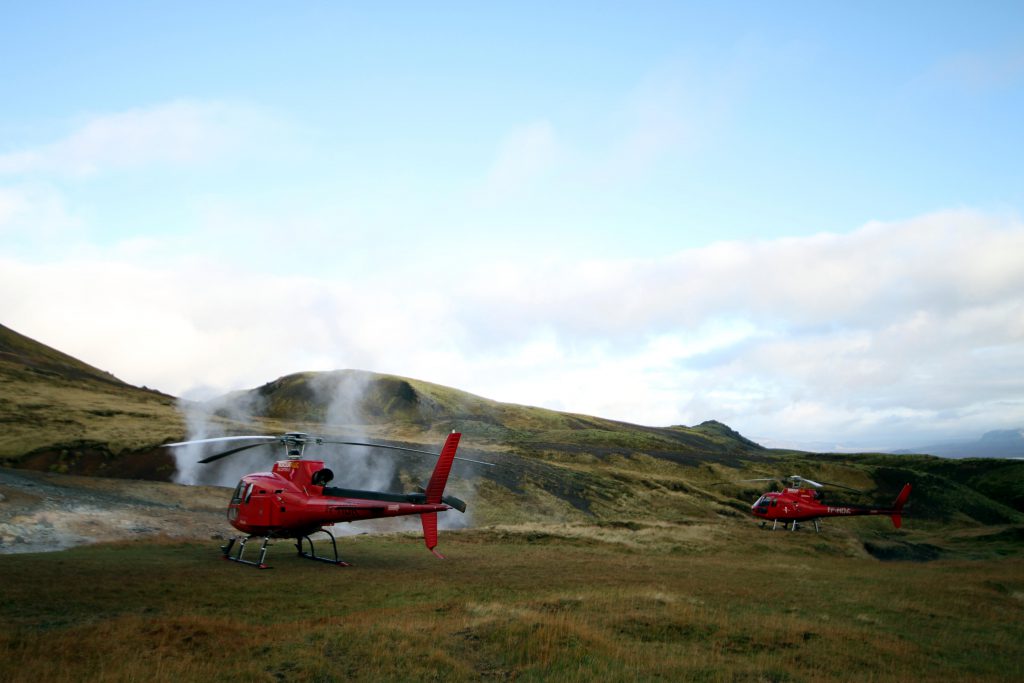 Island Rundflug mit dem Hubschrauber: Landung im Geothermalgebiet Hengill