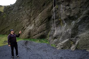 Sprangan ist die Kunst sich an Felswänden von Vorsprung zu Vorsprung zu hangeln