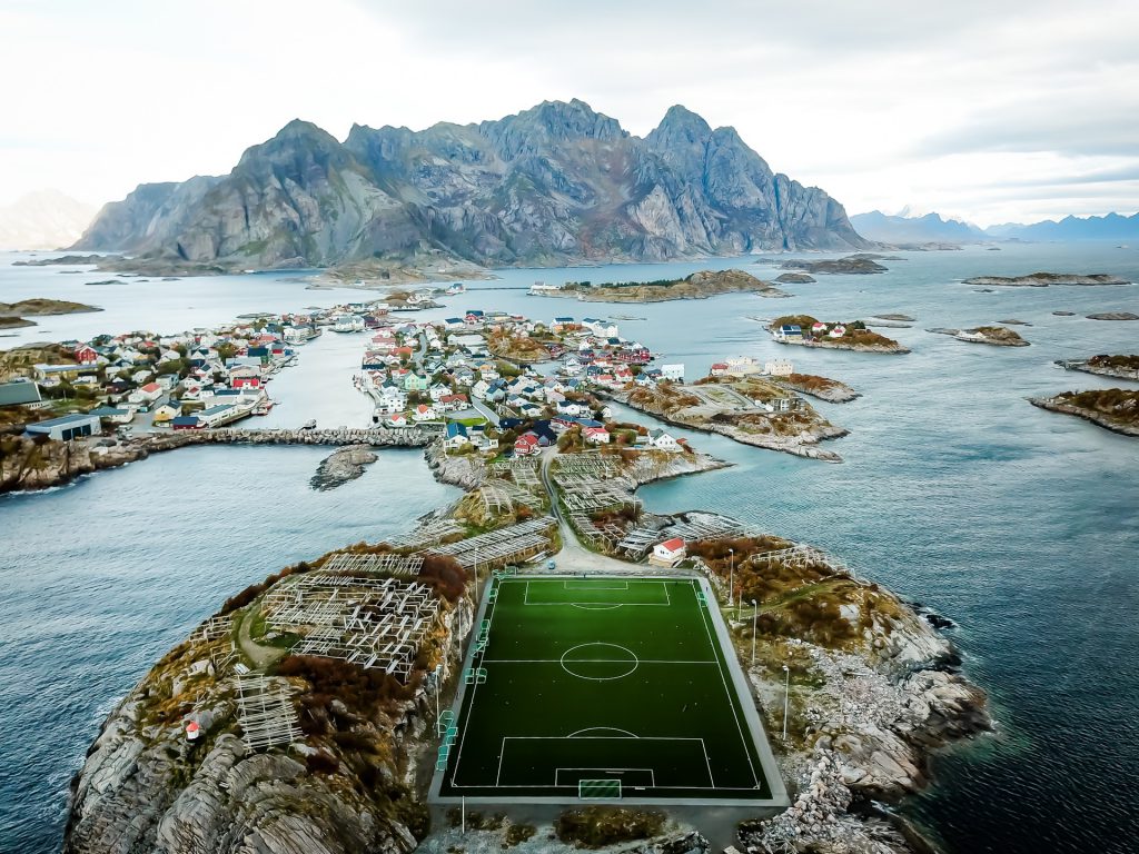 Nicht in Island, sondern Norwegen: Henningsvær Fußball Stadion