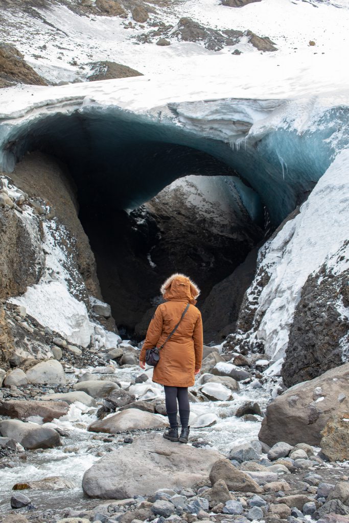 Eishöhle an der ehemaligen Gletscherlagune von Þórsmörk - Foto von Jeroen van Nieuwenhove