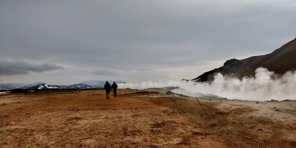 Das Geothermalgebiet Námafjall liegt ganz in der Nähe des Gästehaus